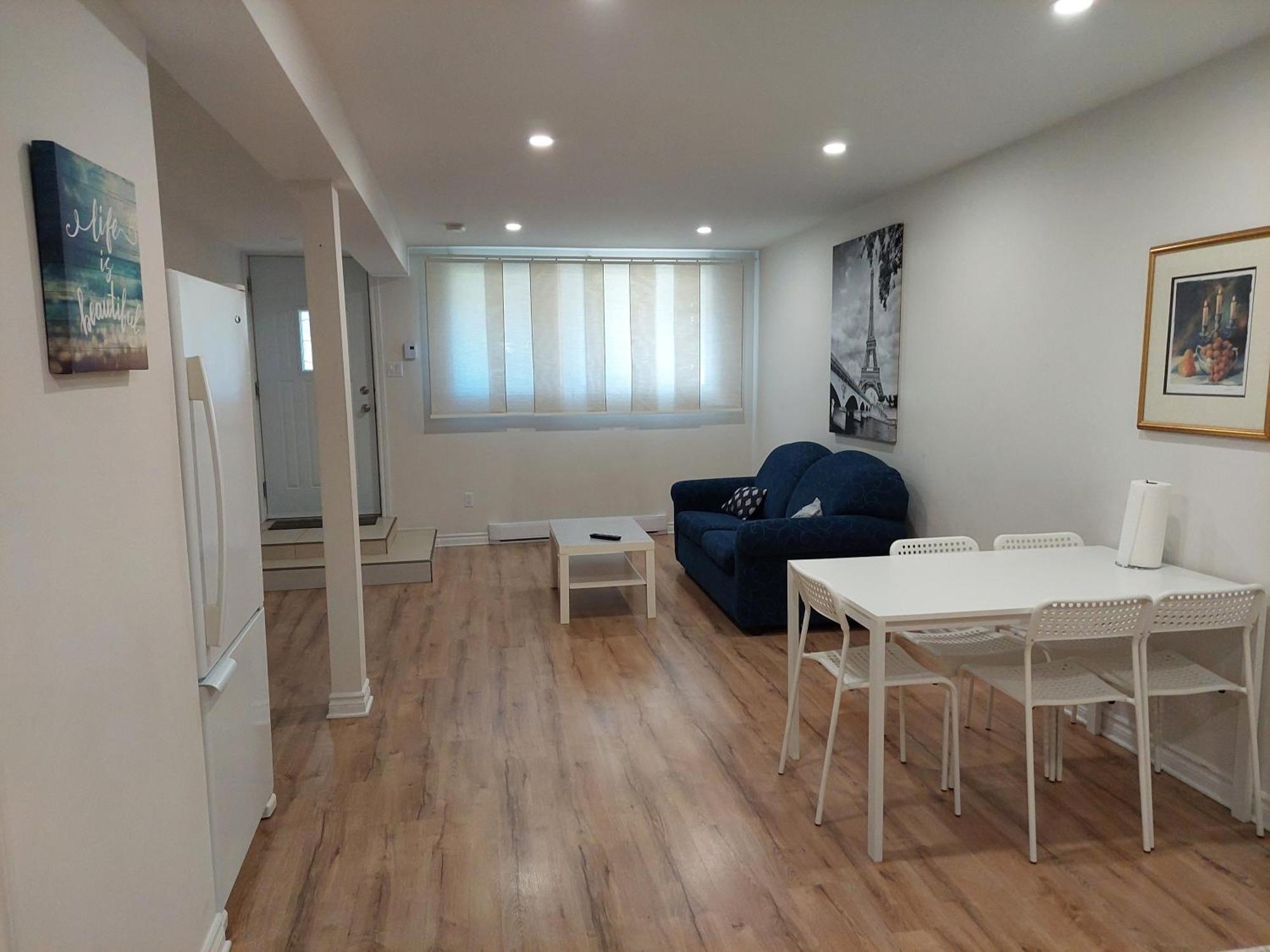 Spacious basement one bedroom apartment, WiFi. Montréal Buitenkant foto
